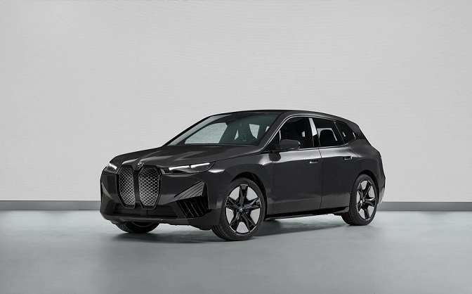 BMW IX exterior